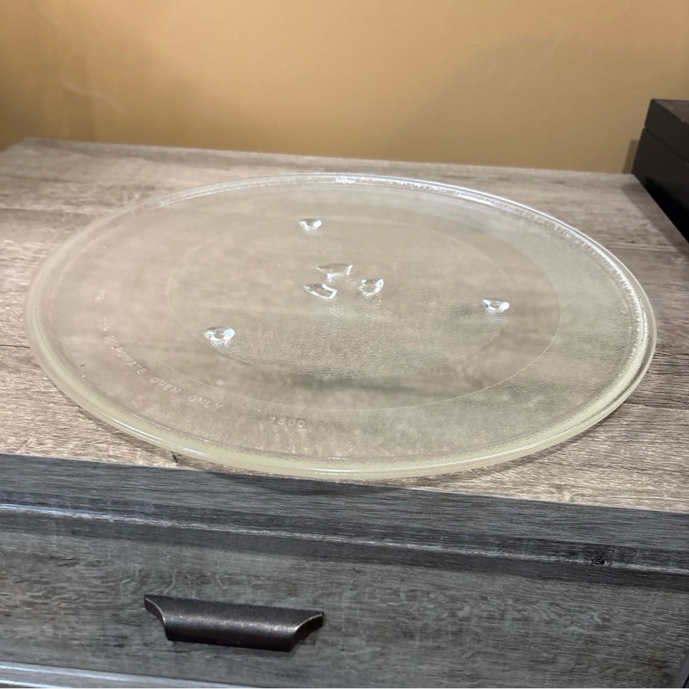 Microwave Plate 14.8 New In Box.      3C